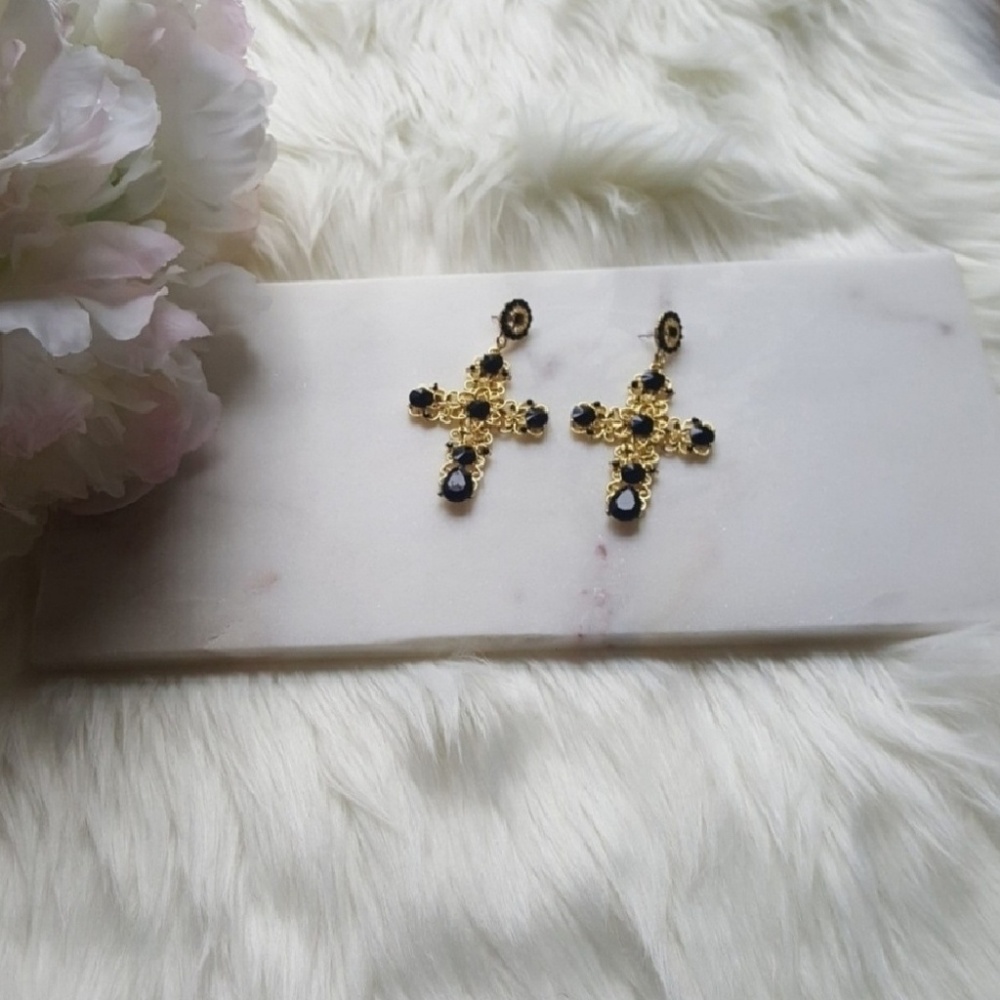 Gold ear crosses DG style earrings - Picture 3 of 4